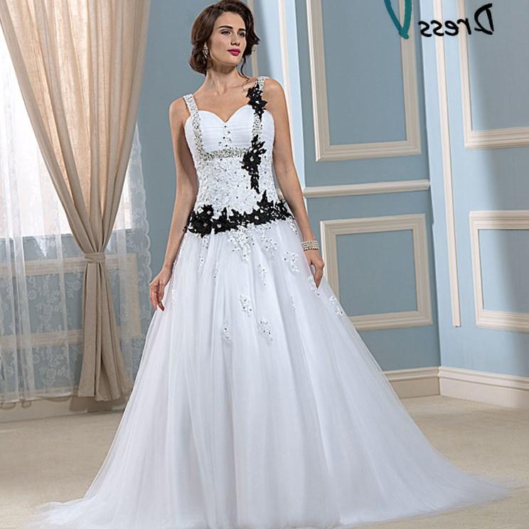 Best Plus Size Black And White Wedding Dress  Don t miss out 